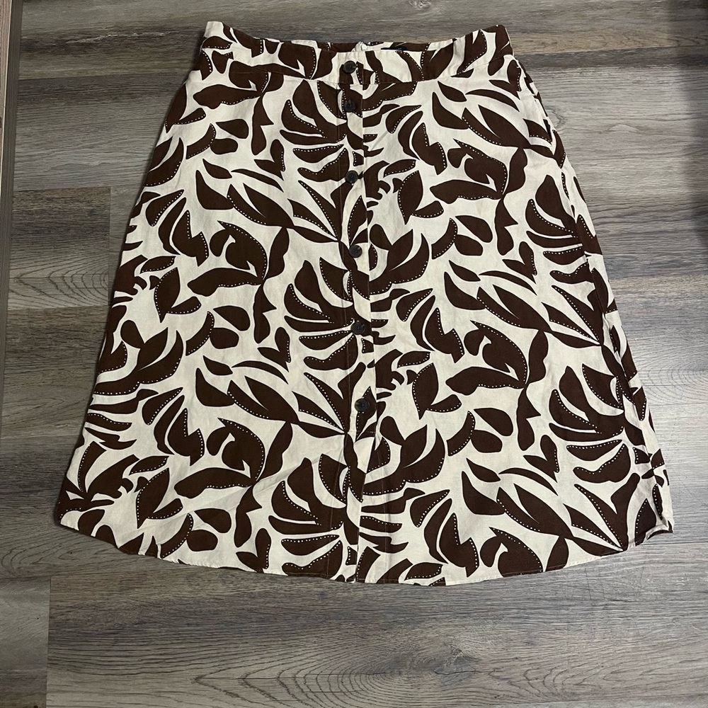 Chic Brown and Cream Leaf Print A-Line Skirt